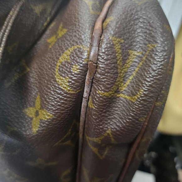 Louis Vuitton Nile Shoulder Bag Monogram - Picture 7 of 10